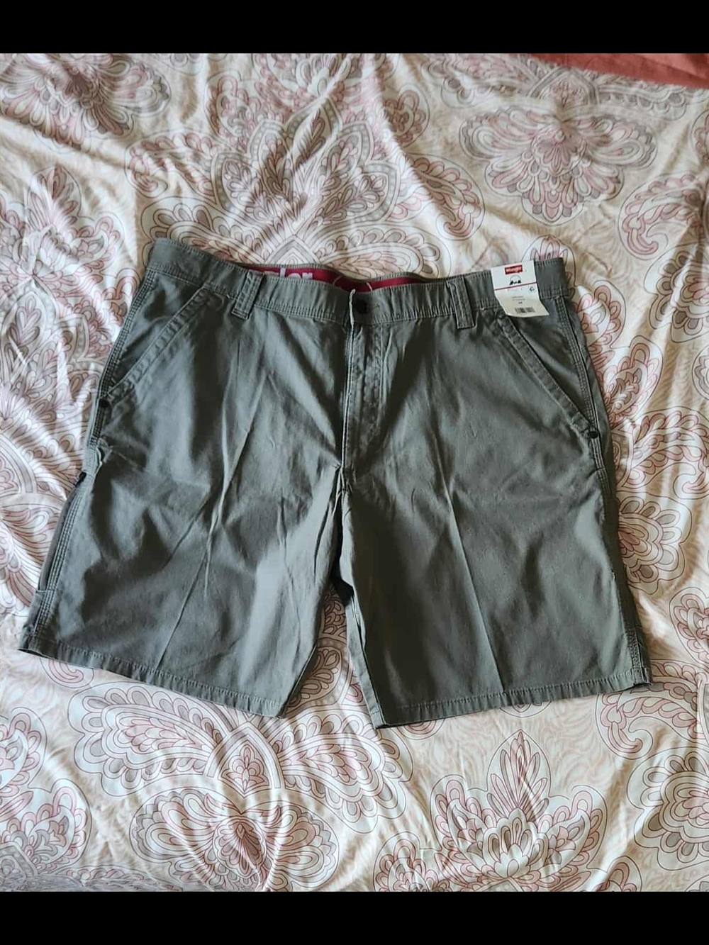 Wrangler Men's Olive Gray Flat Front Shorts